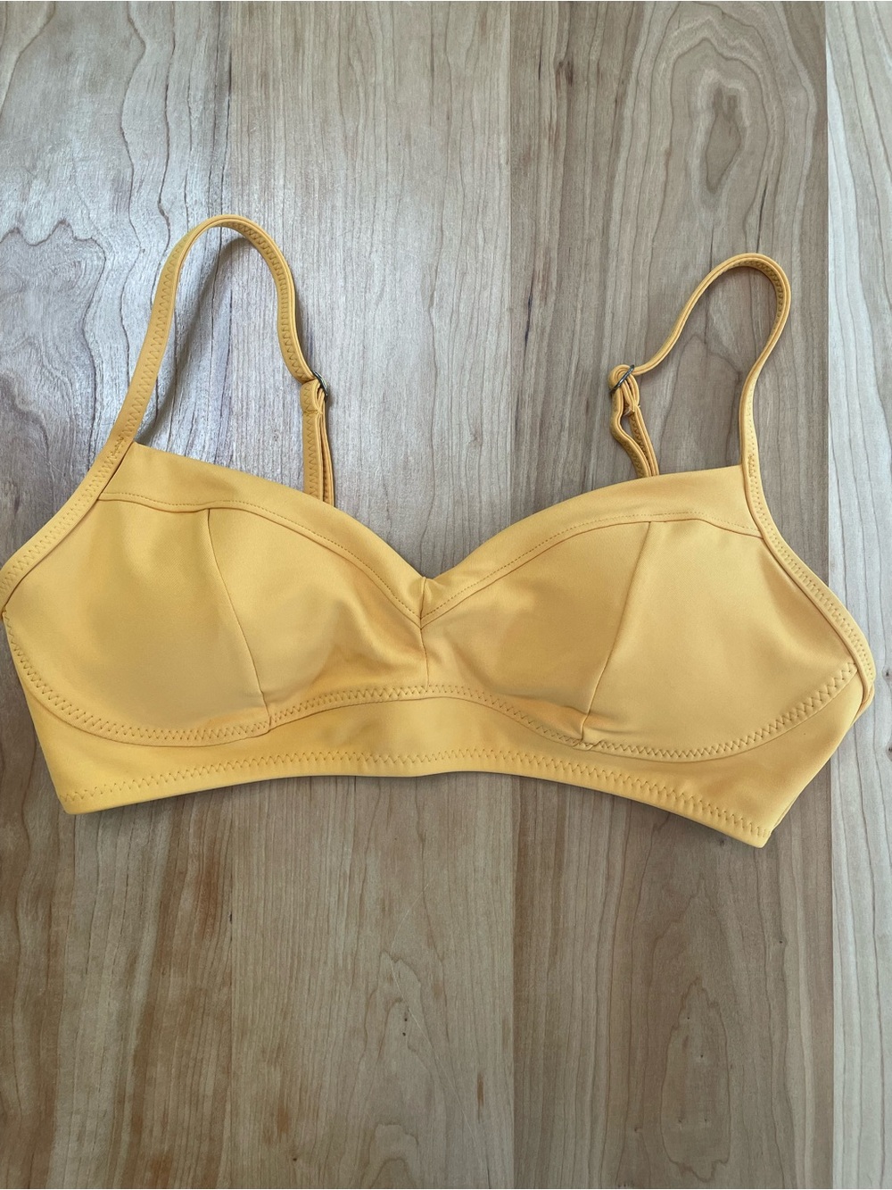 Athleta Sculpted Bikini Top Size Small Yellow Convertible Straps